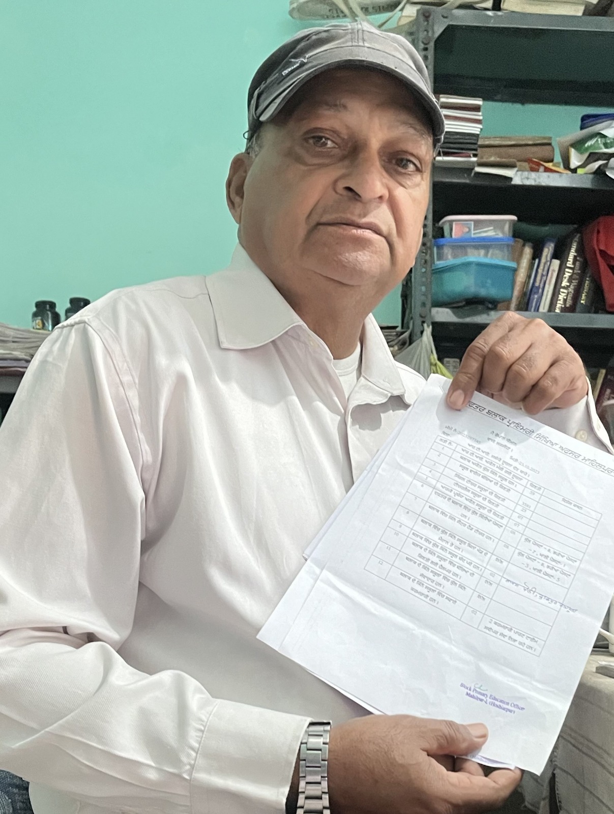 माहिलपुर प्राथमिक शिक्षा ब्लॉक 1 के कुल 59 स्कूलों में से 25 एकल शिक्षक, 07 शिक्षक रहित, 07 आरजी व्यवस्था वाले स्कूल हैं।